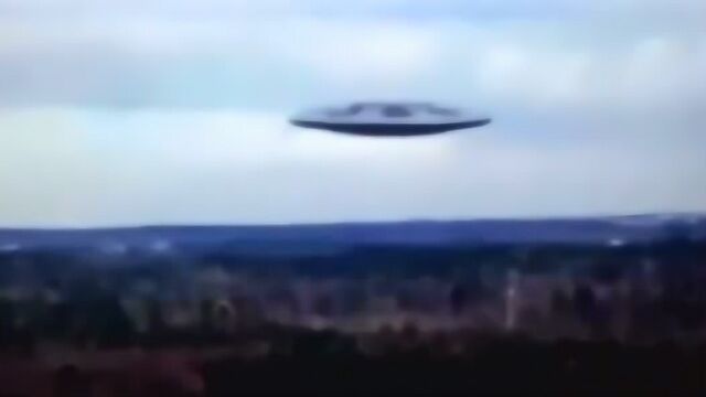 再者如果里面有风扇前进时应该有倾角不明飞行物小金谈说ufo