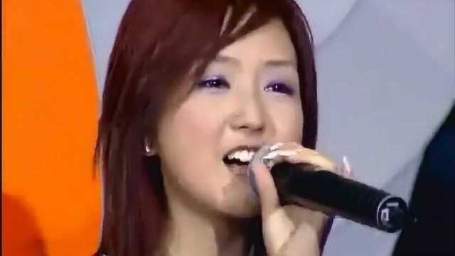 2005超级女声总决赛,何洁pk张靓颖,现场太伤感了!