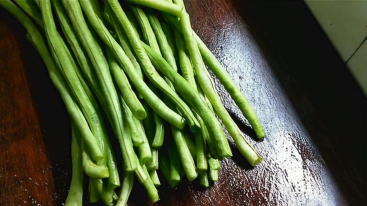 1280