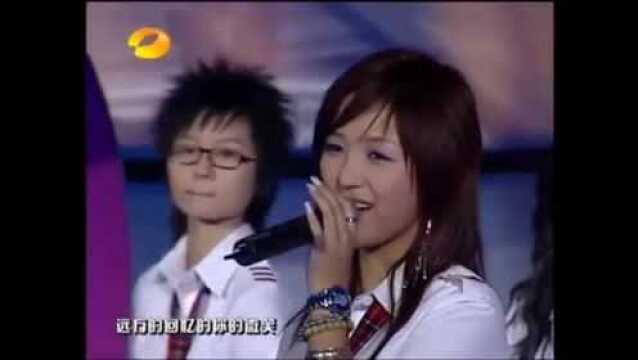 2005超级女声五强演唱的主题曲《希望》,这歌一夜之间火遍全国