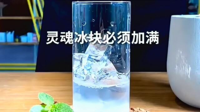 教给你怎么在家就做出来一杯鸡尾酒,有了这些配料,就大功告成!