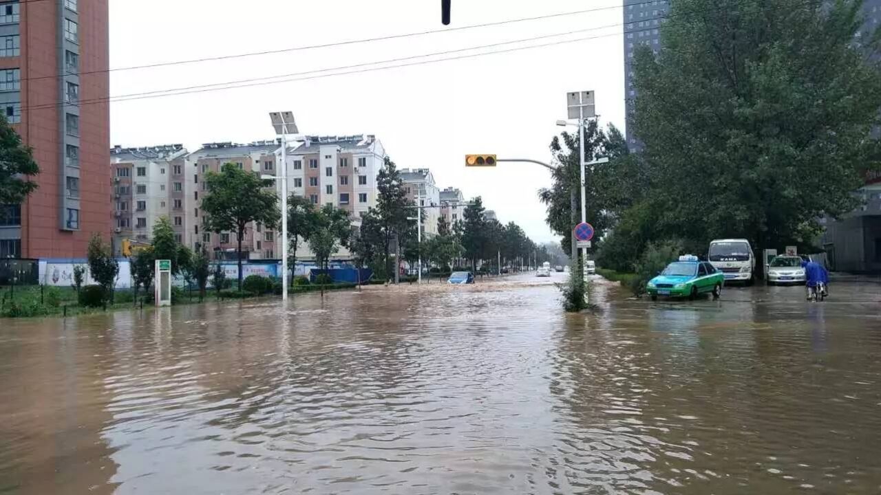 致命风暴袭击德克萨斯州和墨西哥湾沿岸部分地区