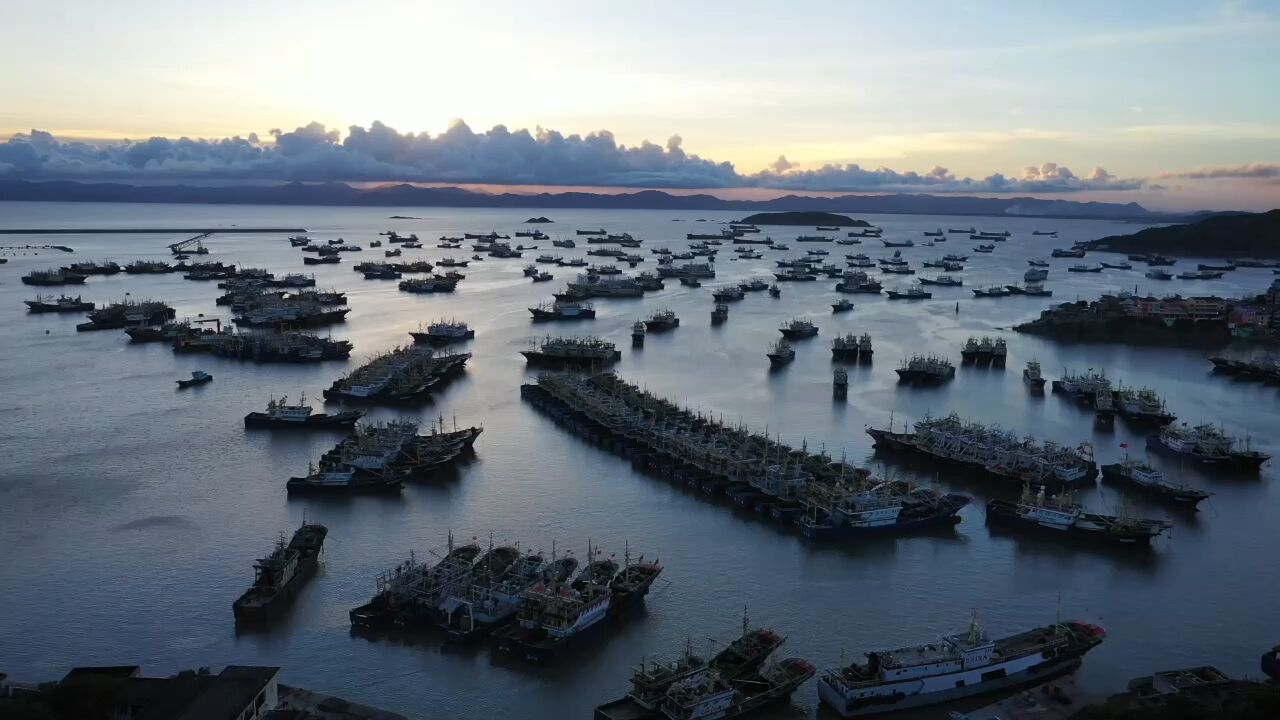 浙江温岭夏日渔村夜色美