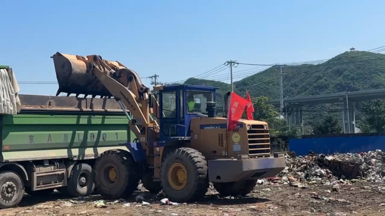 北京门头沟区环卫中心深入山区!提前一天半完成斋堂地区积存垃圾清运工作