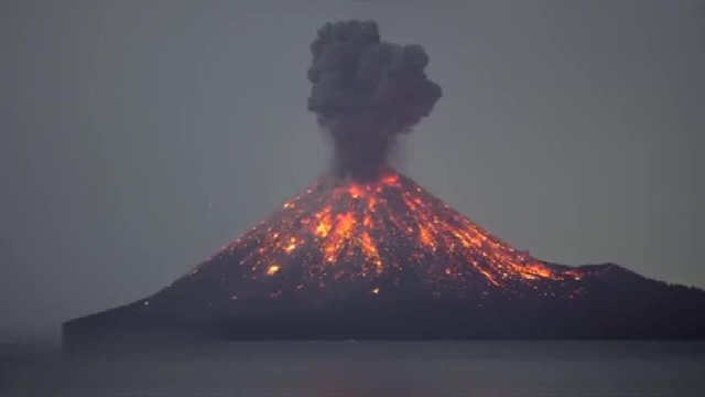 印度尼西亚火山爆发视频欣赏,太壮观了