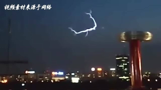 中国再秀“神操作”,我国的引雷实验成功,此消息一出轰动全球