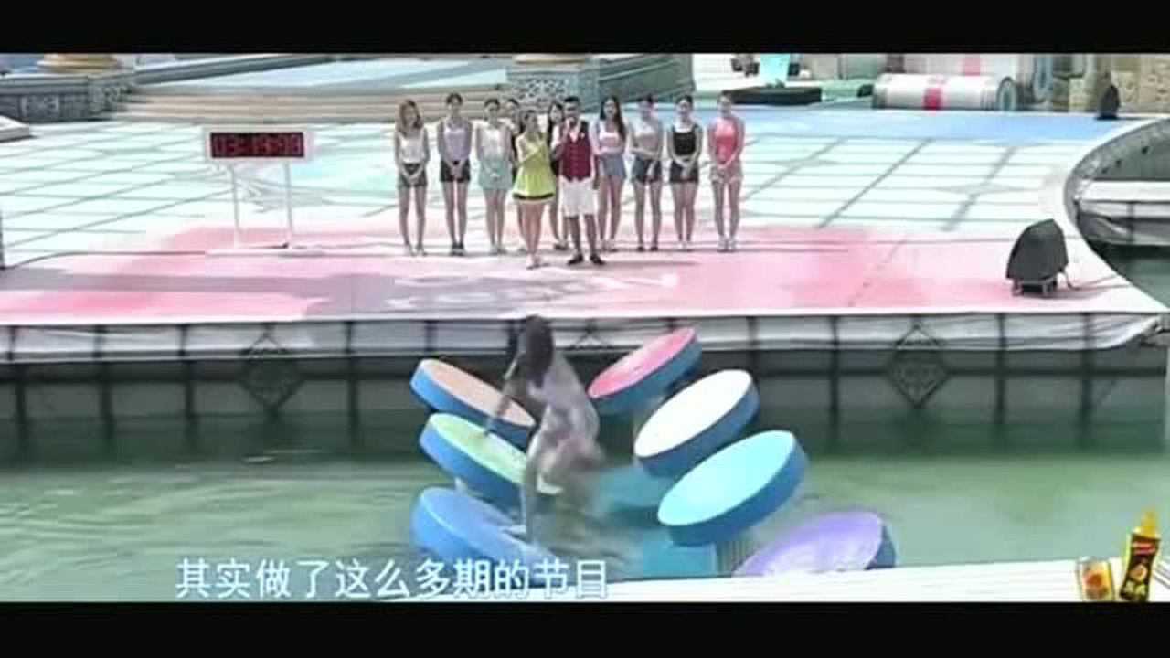 勇者大冲关美女闯关太颠簸蹲下过关身材尽显太美了