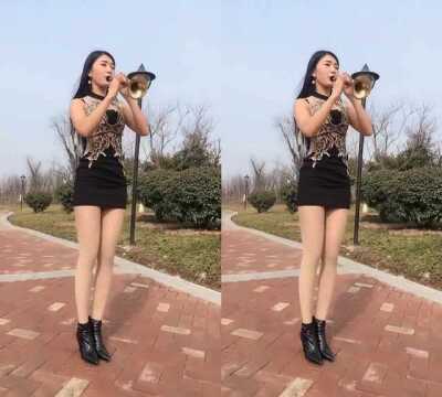 美女吹得太销魂了