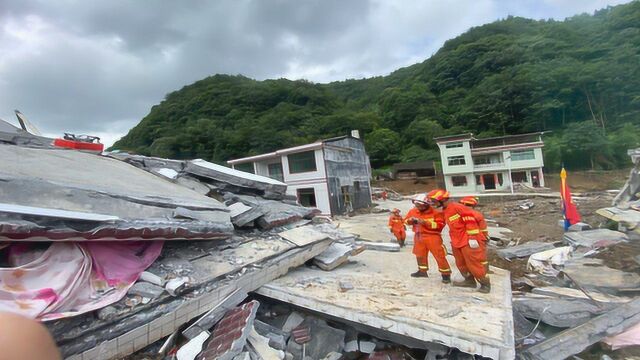 贵州铜仁失联6人仍未找到:现场搜救40余小时,大型设备无法进场