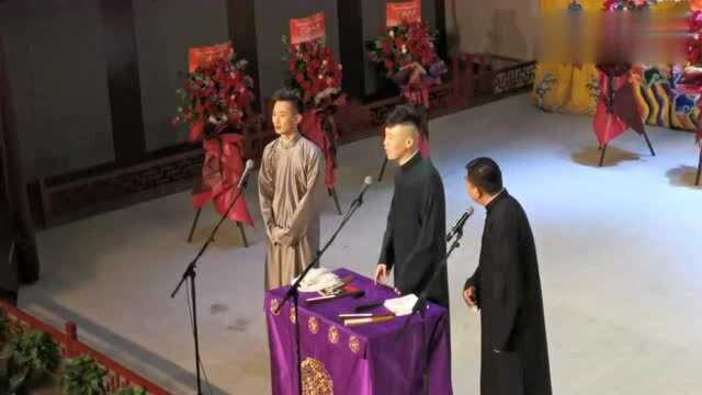 韩鹤晓实力演唱,九春九郎看热闹看的还挺舒服,网友:买票了吗?