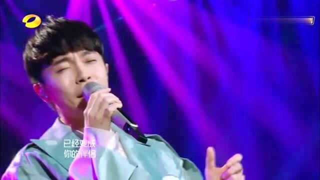 吴青峰一首《窗外的天气》,温暖演绎爱情里的小伤感,好听得上头