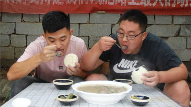 牛肉丸怎么做才鲜香滑嫩?方法超简单,吃完汤都没剩!