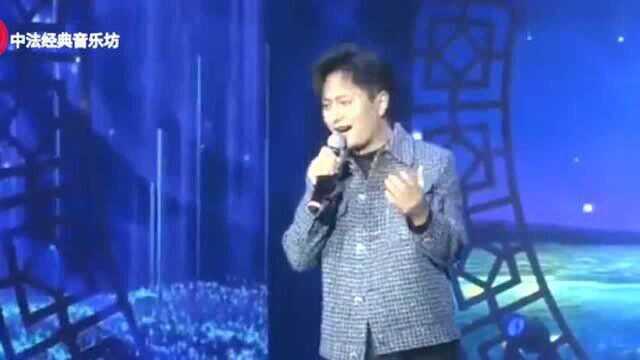 歌手云飞经典歌曲《草原的月亮》,浓浓草原风情,太好听了