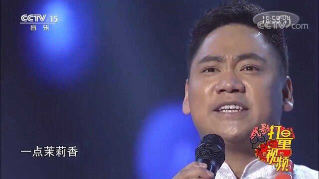 泽旺多吉演唱的《龙文》曲调悠然清新,入耳醉心,好听