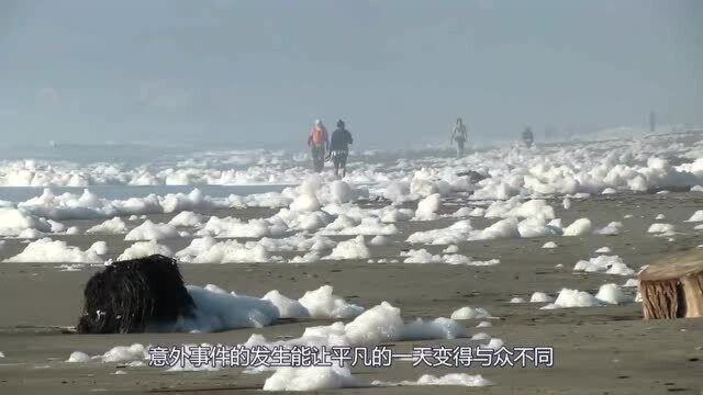 男子在阳台看风景,突然发现天空不对劲,用手机拍下罕见一幕!海市蜃楼的影子