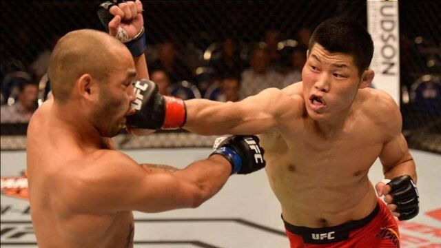 亚洲首屈一指!李景亮UFC排名创新高,昔日霸主被拉下神坛