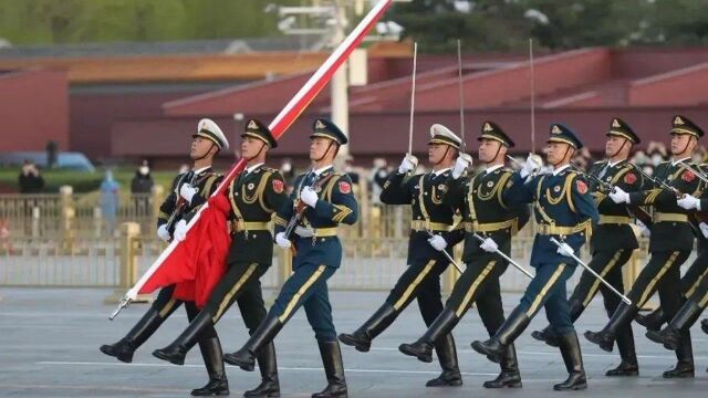 6月1日儿童节,北京天安门隆重大升旗仪式,场面令人激动落泪