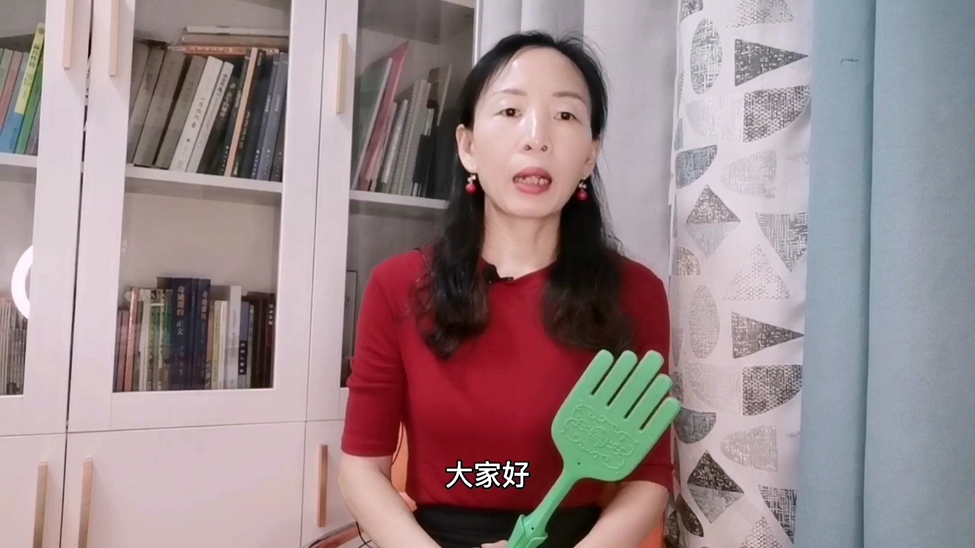 拍痧的常规顺序二:手、脚、背、臀、腹部、头部