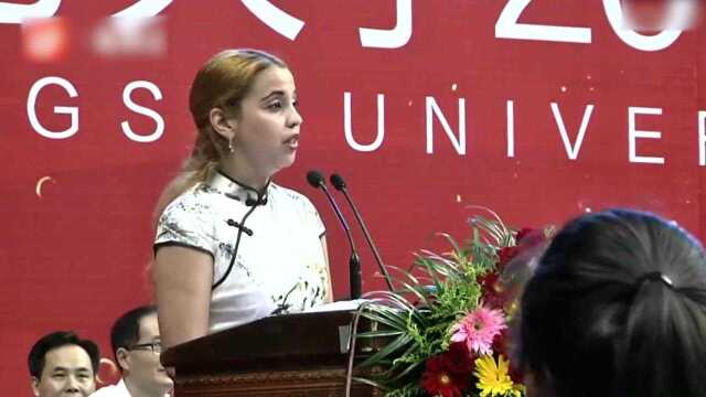 江苏大学毕业典礼,美女留学生诗意般的演讲,引来尖叫声!