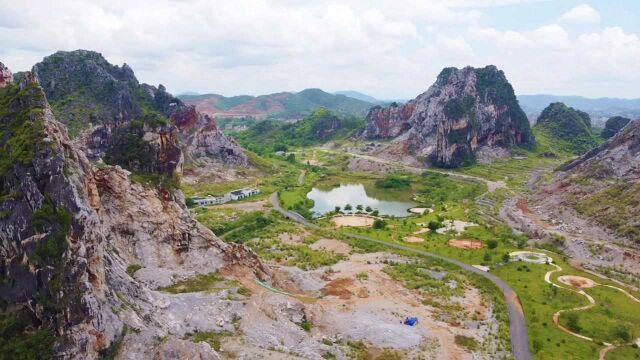 玉林八景之一水月岩风景区,景区门口紧闭荒草丛生,你还会来吗