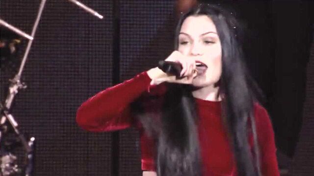 结石姐JessieJ的唱功有多强,看完这个现场表演,会刷新你的认知