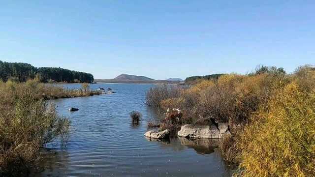 五大连池三池白龙湖下