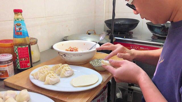 胖江制作“大地鱼饺子”,不加鸡精鸡蛋,3种做法肉馅非常鲜香