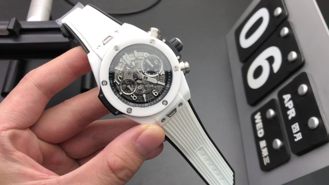 siri说表:zf厂宇舶白陶瓷恒宝计时腕表