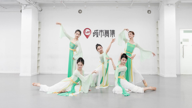 儿童小视频跳舞最新 s640x360?max_age=7776000