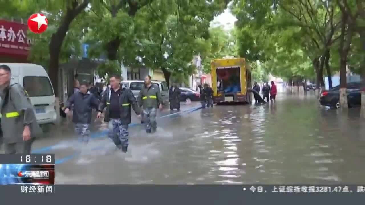 陕西榆林:定边县遭强降雨致房屋受损 转移安置1600余人