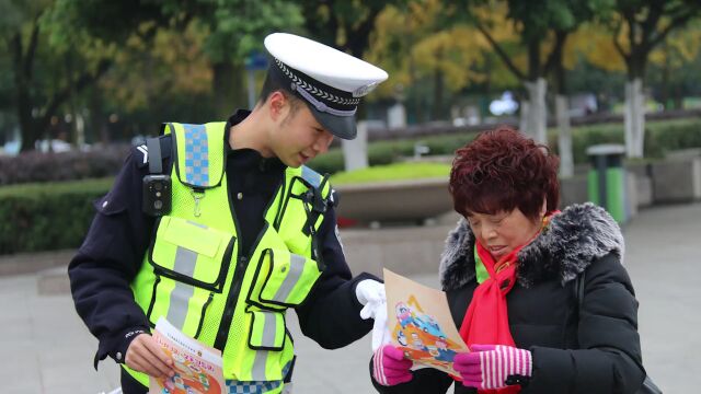 成都彭州29岁辅警凌晨执勤意外牺牲,生前最后一条信息:在4号门排堵