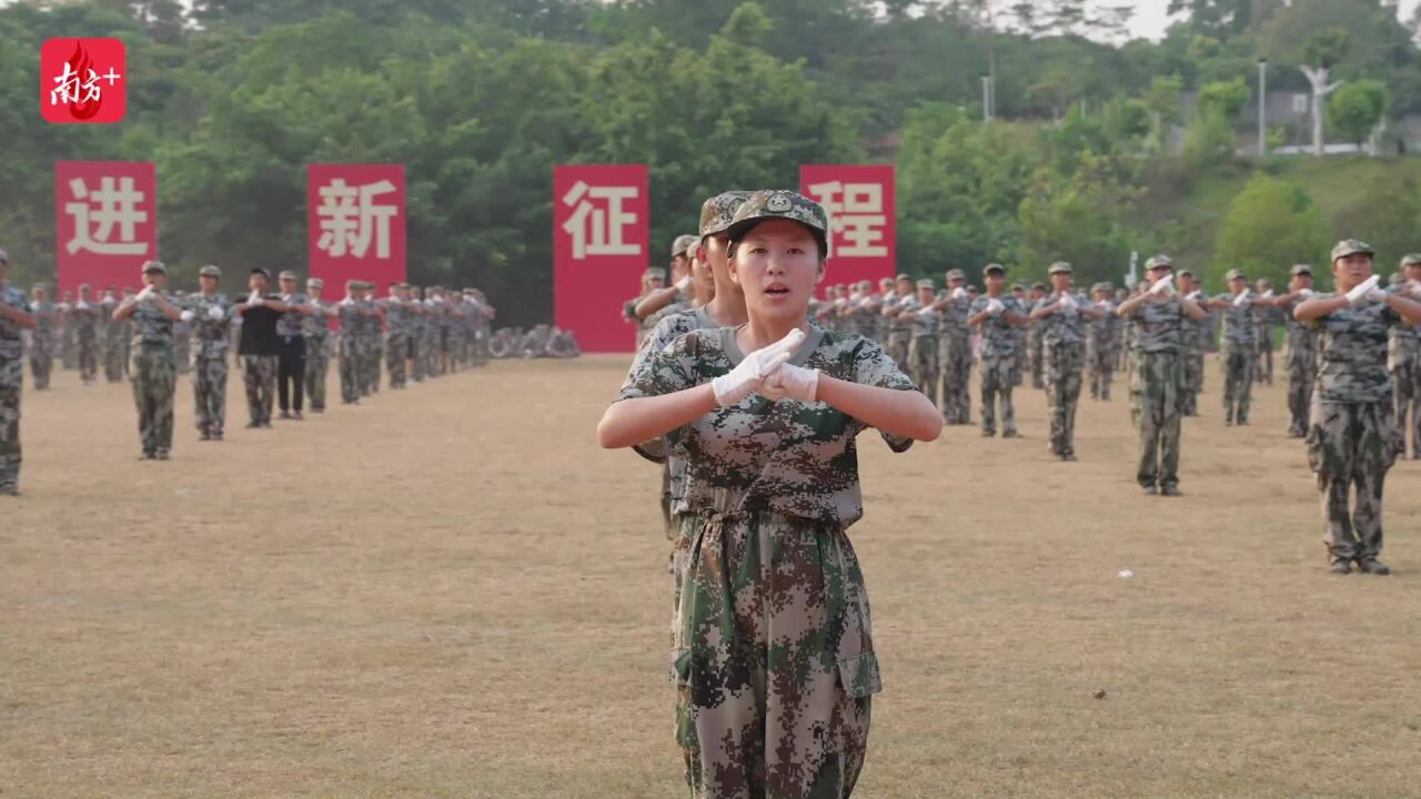 广州华立学院堪比奥运开幕式的阅兵大