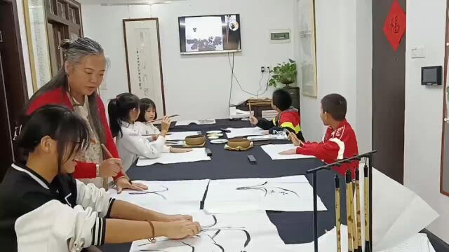 聚雅轩国学文化工作室少年书画联读班国画与硬笔综合课.(南朗街道店)