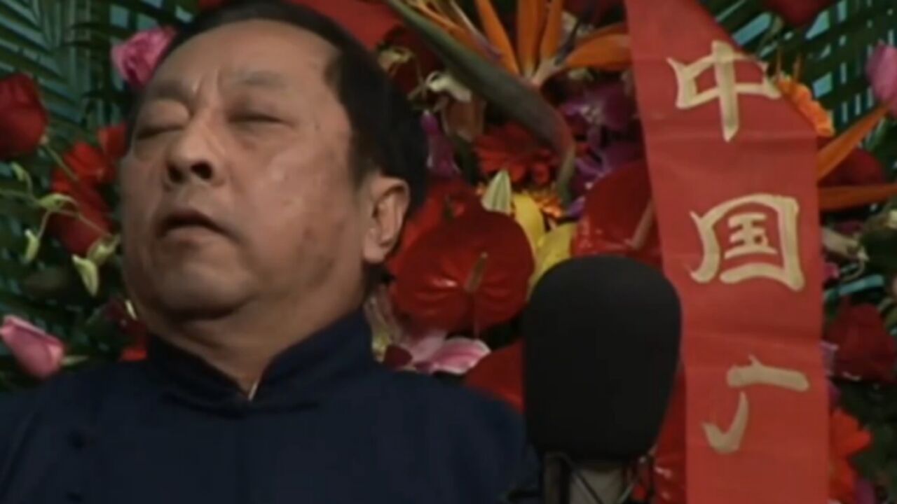 相声《看红岩》片段,这两人一开口掌声响不停,3分钟笑料满满!