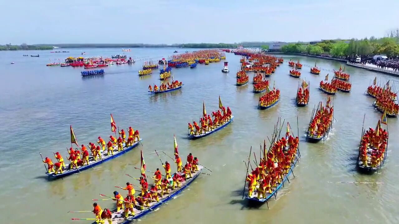 会水会船绘姜堰,养生养福漾溱湖.4月8日上午,十里溱湖再度成为欢乐的海洋