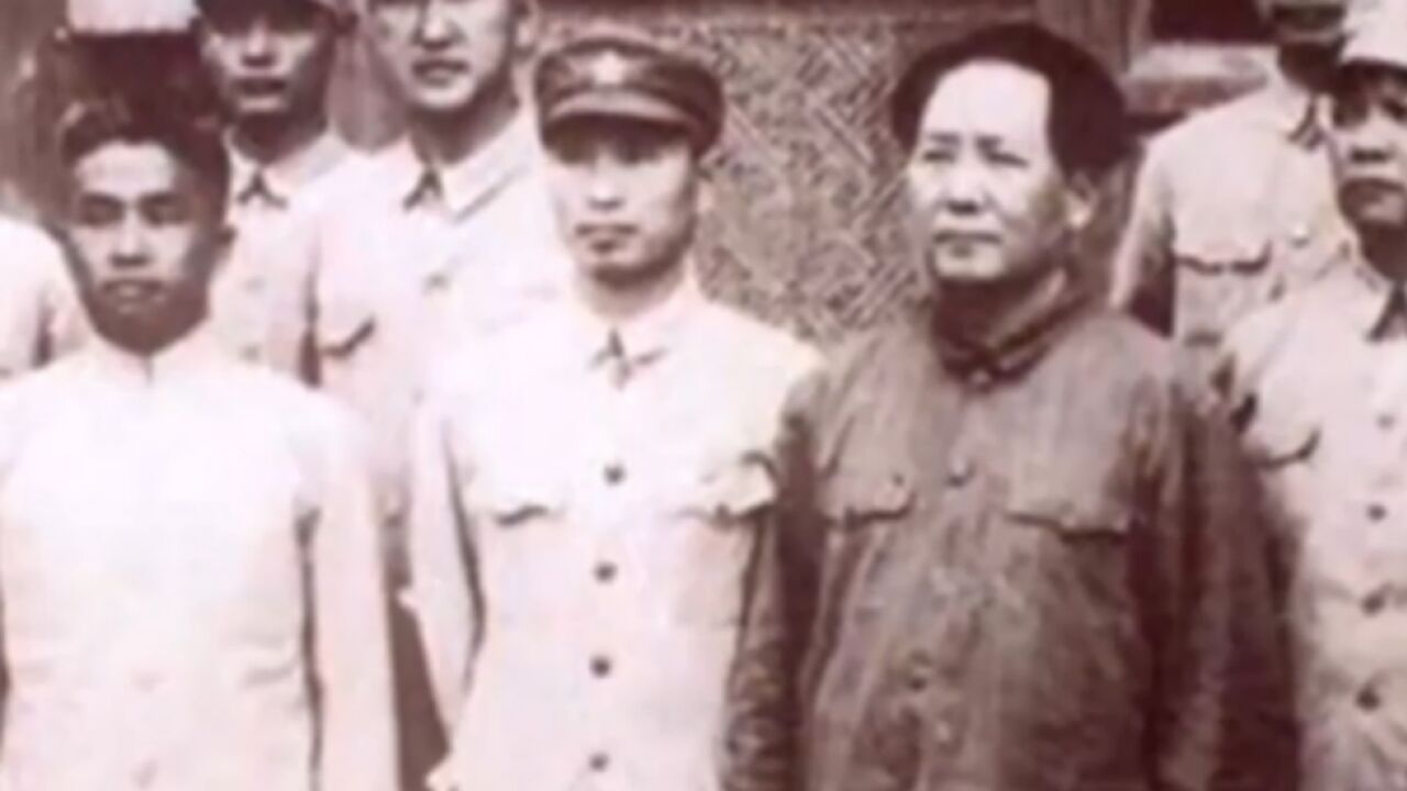 新中国海军之父张爱萍,在1949年,宣布新中国海军的成立