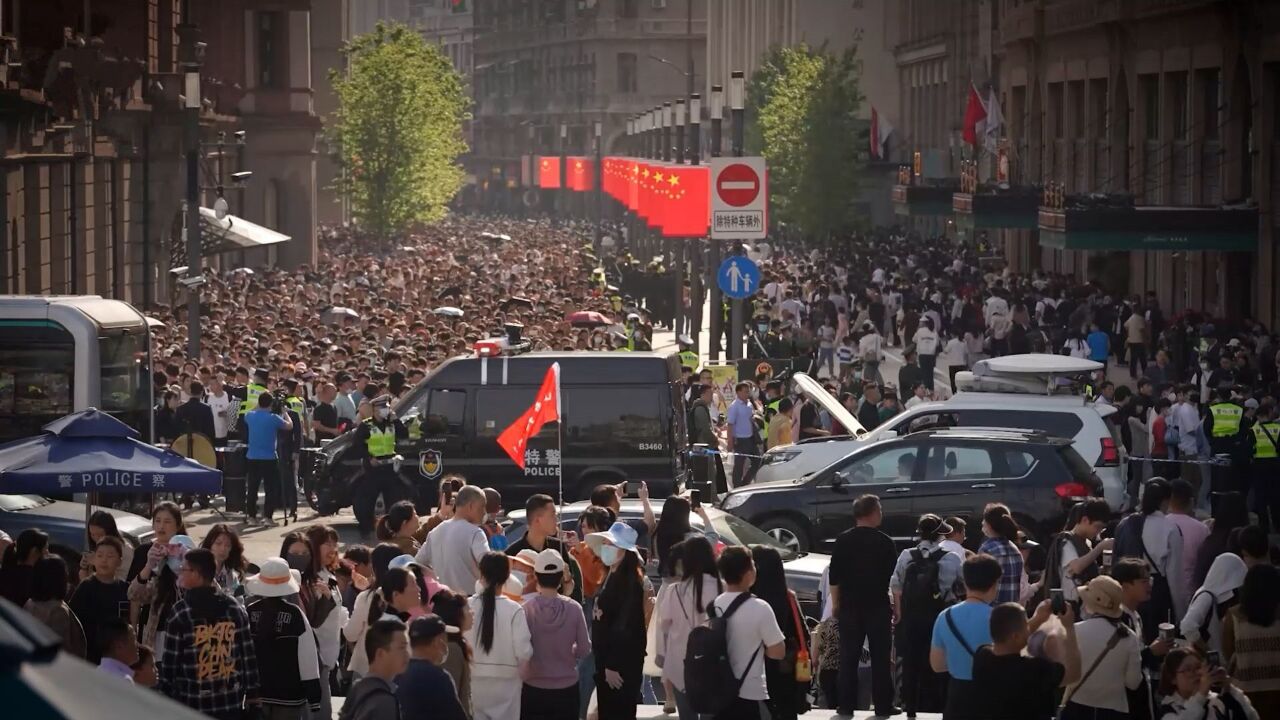 从护航民警视角,看“五一”假期外滩到底有多少人