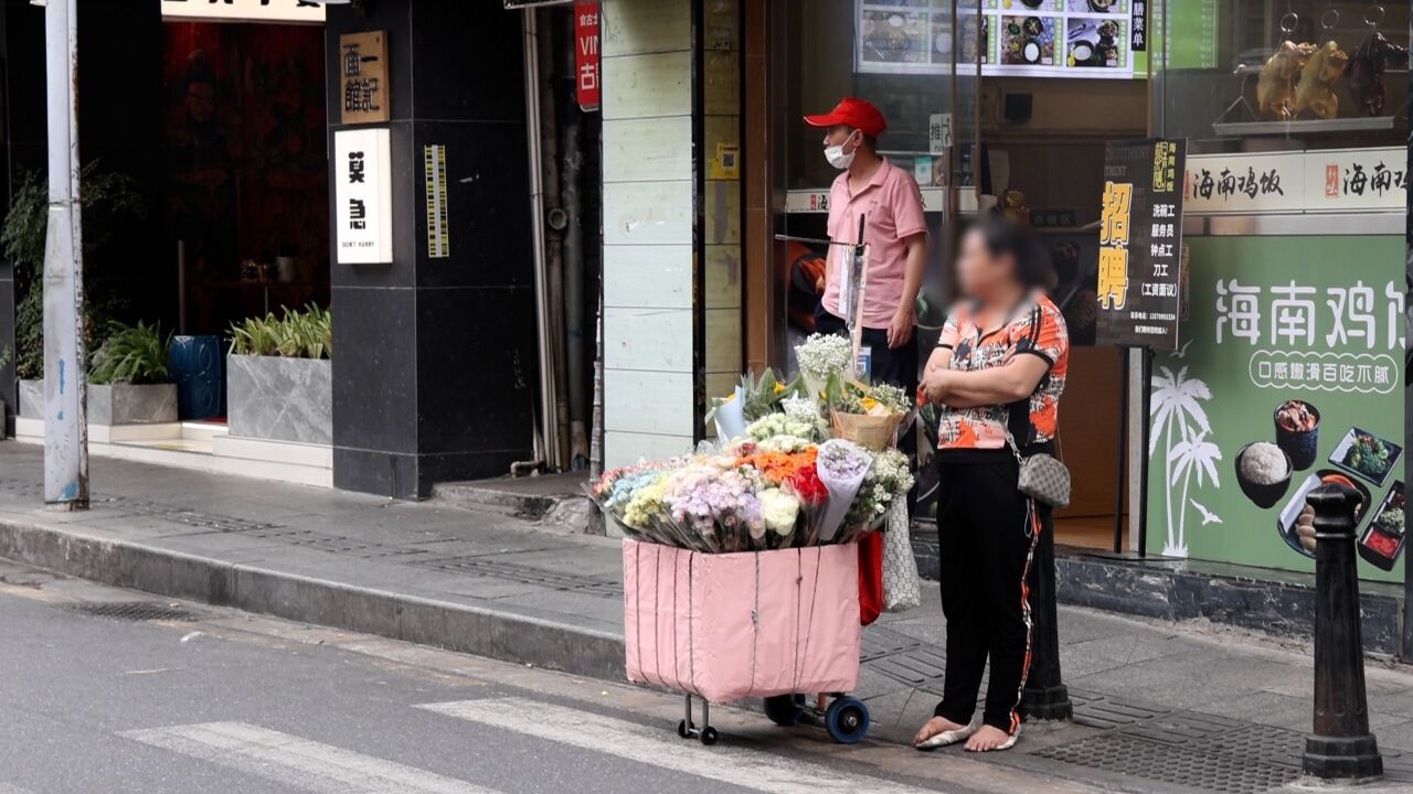 多地“解锁”路边摊,广州市民:可经营,要固定区域规范管理