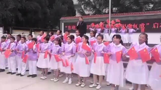 喜迎祖囯70华诞,张华贵老师在演唱歌曲:我爱你中国𐟇谟‡𓀀