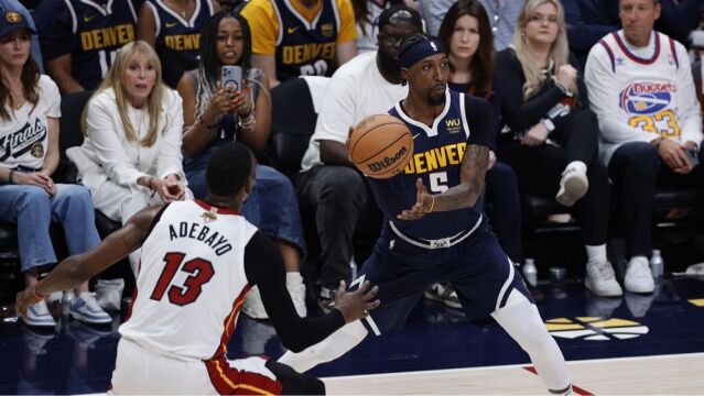 波普一人送掘金14罚成罪人！本场出现三大争议判罚，裁判抢戏引热议！