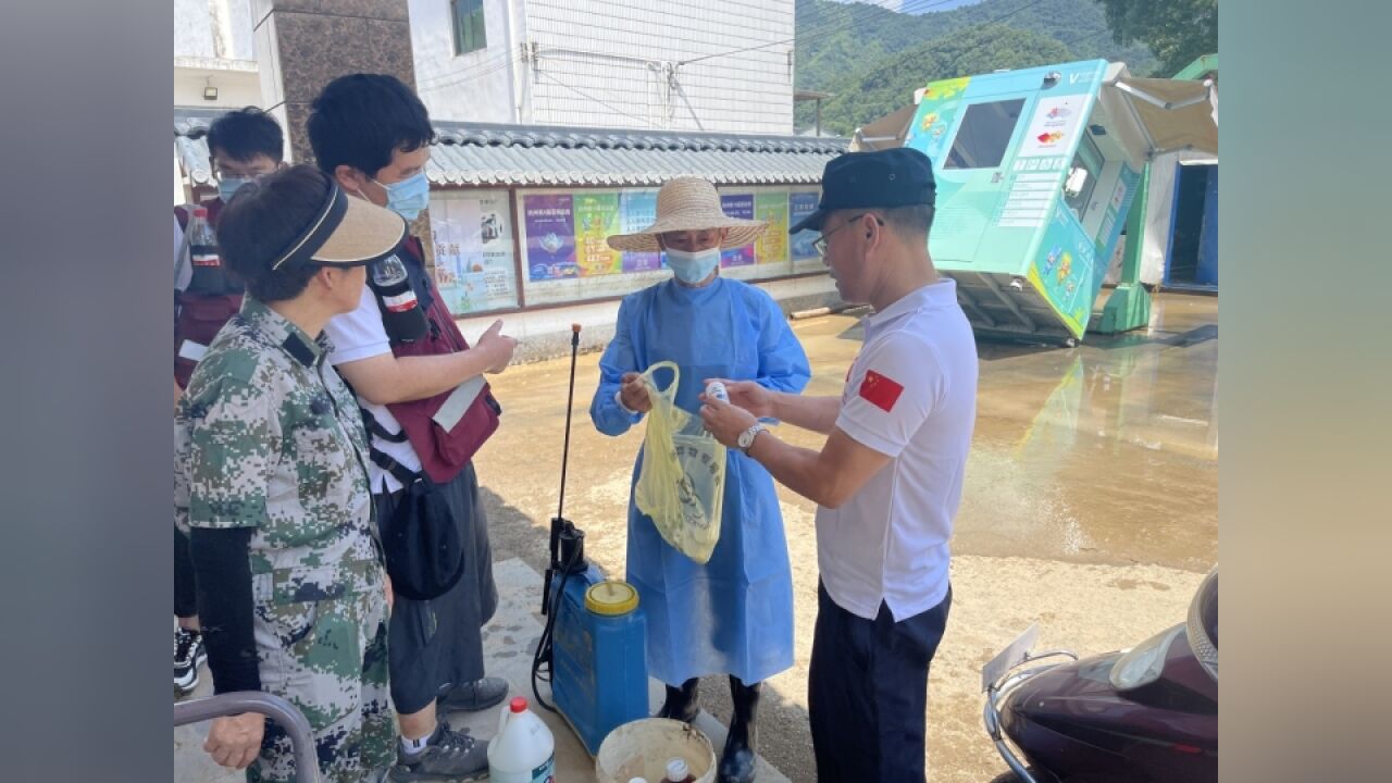 富阳灾区洪水退去,消杀工作正在展开,潮新闻记者实地探访