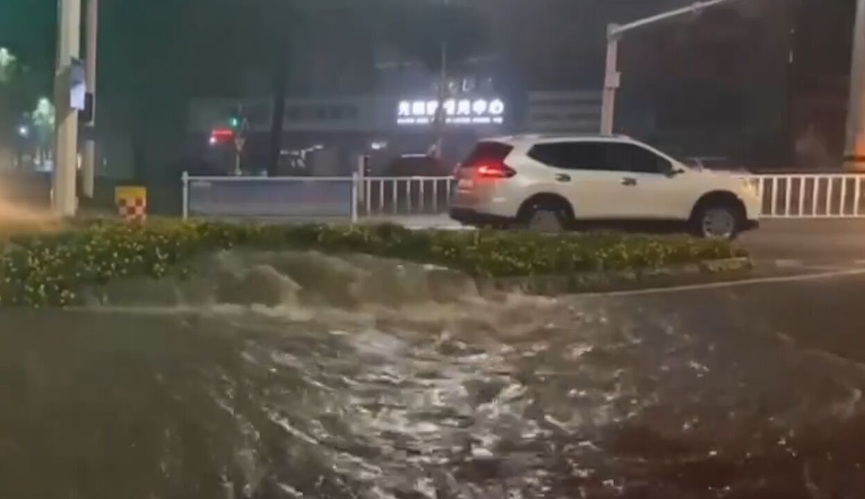 湖北大范围降雨,十堰市三座水库开闸泄洪