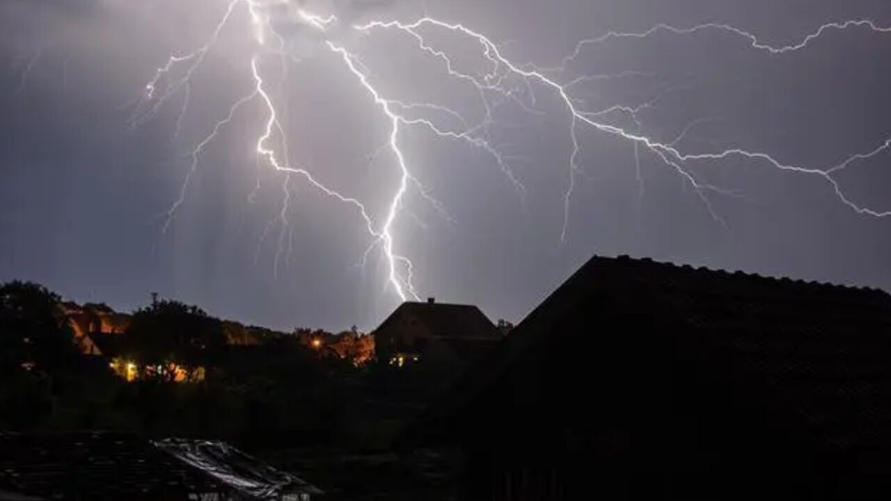 局地短时雨强较大 北京市发布雷电蓝色预警