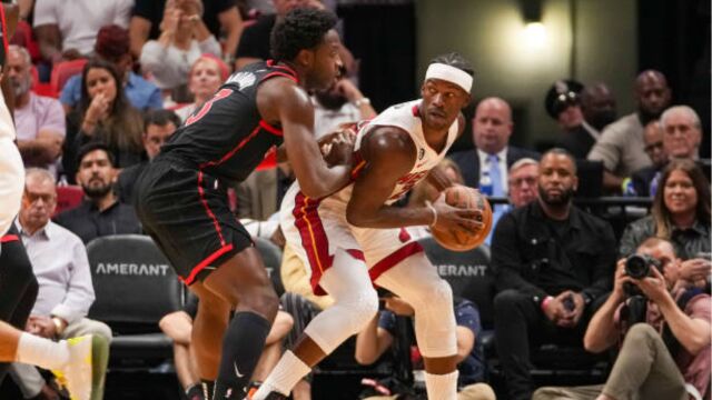 巴特勒vs猛龙集锦 26+8信马由缰反击暴扣