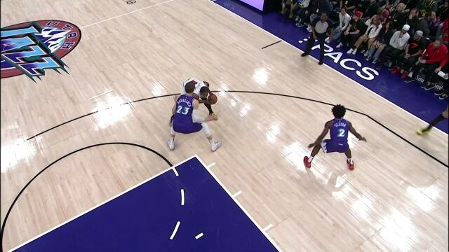 姜还是老的辣！德罗赞一步过掉防守上篮打进