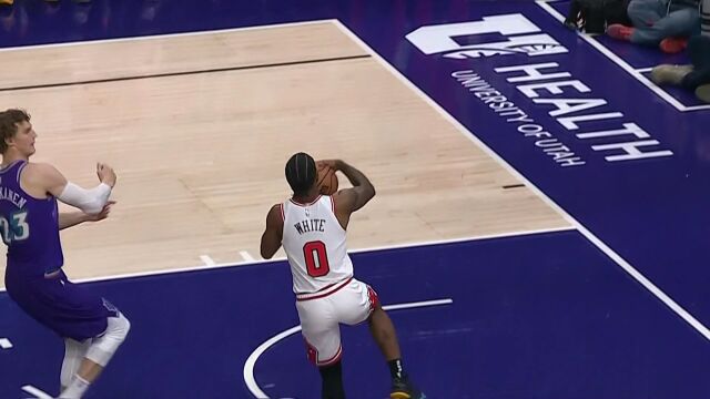 预判你的预判！拉文挥手疾传助攻怀特战斧劈扣