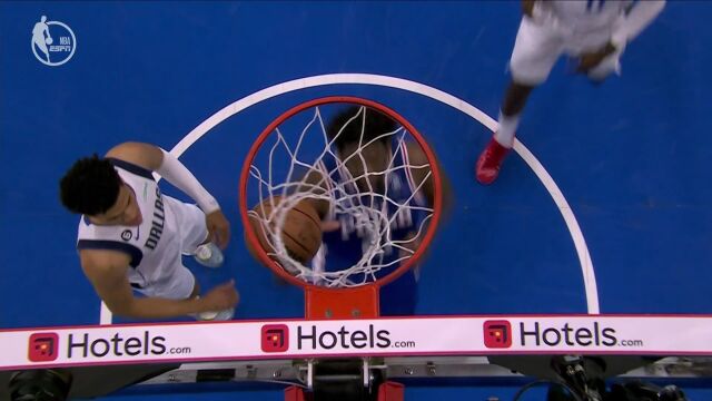 一脚油门踩到底 欧文快攻反击打进2+1