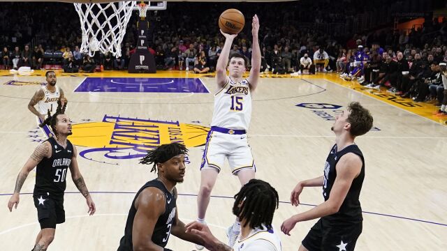 生涯之夜一战封神！里弗斯末时一分半钟独得10分完全接管比赛