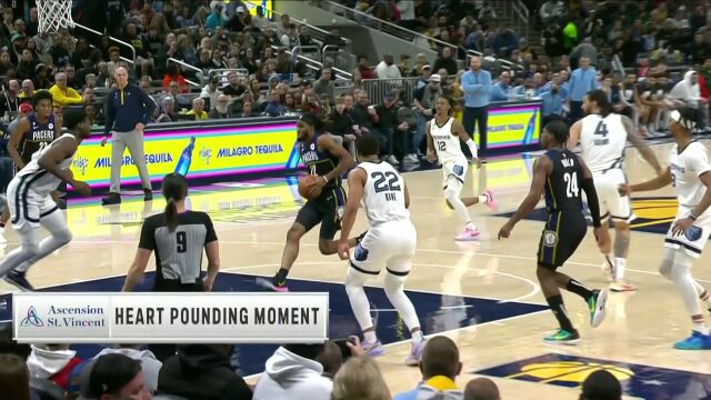 都给我闪开！伊赛亚-杰克逊切入砸扣大鹏展翅心飞翔