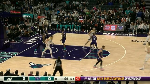 吹响反客为主的号角 霍顿-塔克上篮+奥利尼克中投+凯斯勒空接暴扣连取6分